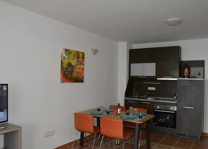 منتجع Helios بوموري