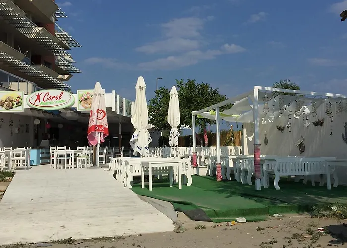 Helios منتجع بوموري