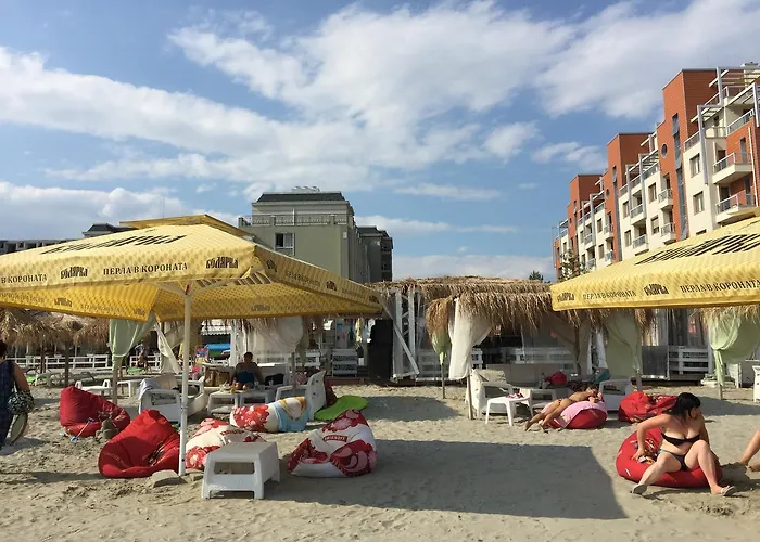 Helios منتجع بوموري